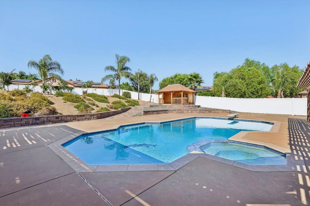 Residential in Ramona