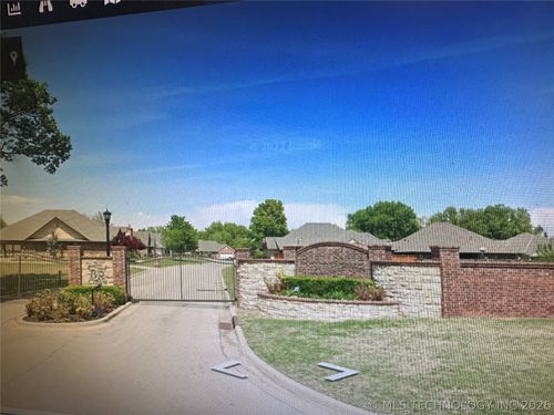 2419 Burlingame Rdg, Bartlesville, OK, 74006-6359 | Card Image