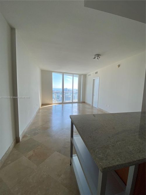 apt-3902-185 Sw 7th St, Miami, FL, 33130-2986 | Card Image