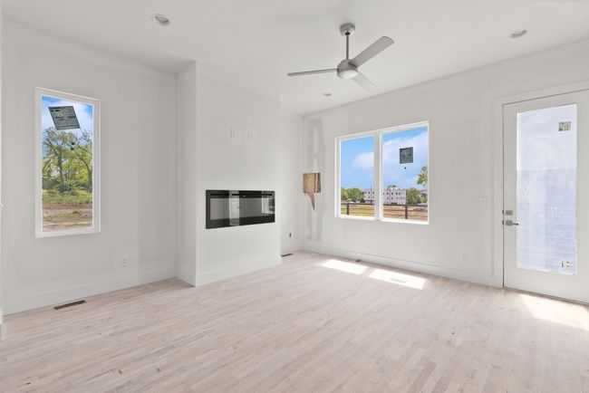 APT-13 - 1016 W Trinity Ln, House attached with 3 bedrooms, 4 bathrooms and 2 parking in Nashville TN | Image 9