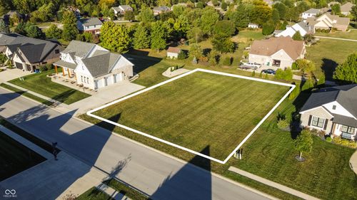 331 Fox Trail Dr, Pittsboro, IN, 46167-9532 | Card Image