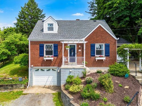 141 Manor Rd, Wexford, PA, 15090-8847 | Card Image
