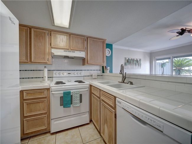 APT-133 - 4901 State Highway 361, Condo with 2 bedrooms, 2 bathrooms and null parking in Port Aransas TX | Image 13