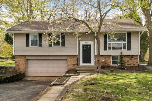 4126 Wildwood Dr, Crystal Lake, IL, 60014-2424 | Card Image