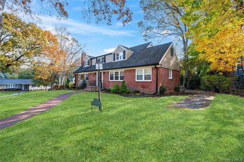 12 Mallard Cv, Centerport, NY, 11721-1641 | Card Image