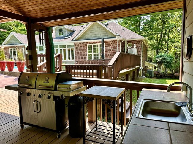 23677 Archery Range Rd, House other with 3 bedrooms, 3 bathrooms and 4 parking in Bristol VA | Image 32