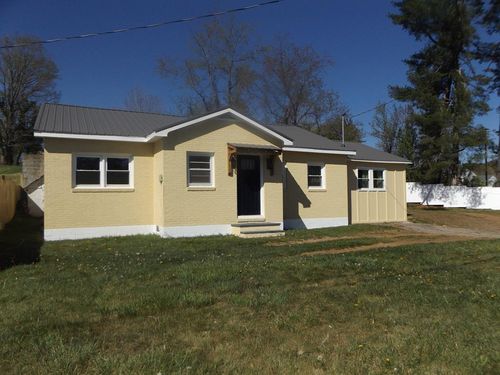 700 W Grayson St, Hillsville, VA, 24343-1333 | Card Image