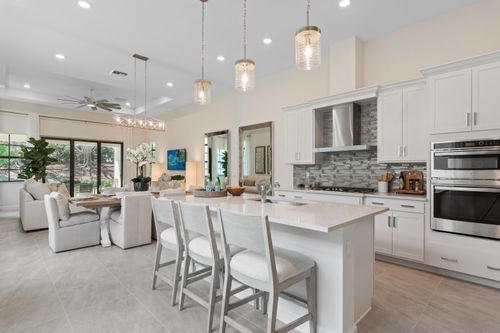 560 Se Fascino Cir, Port St Lucie, FL, 34984-6647 | Card Image
