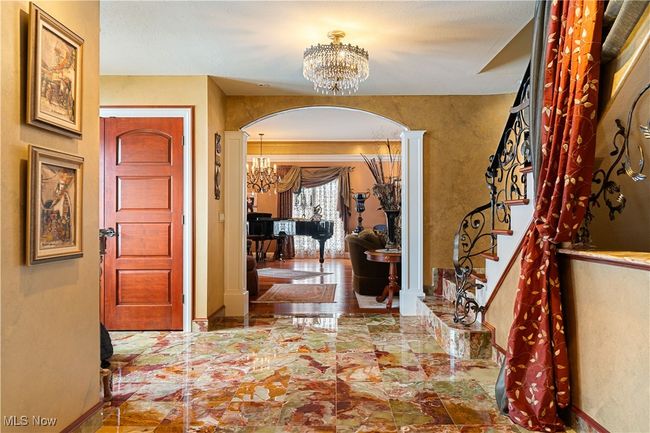 Foyer is an entrance to the Great room. It is so elegant. | Image 48