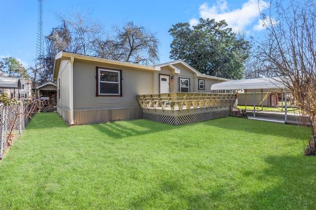 Gorgeous - Spacious Home in a WATERFRONT community with access to Lake Livingston | Image 5