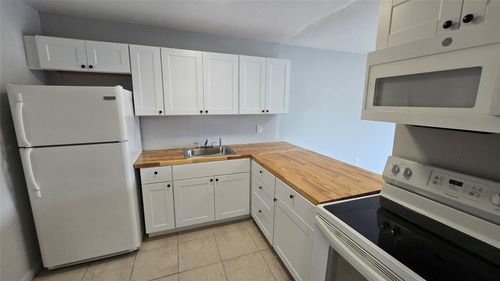 apt-a204-15221 Ne 6th Ave, Miami, FL, 33162-5066 | Card Image