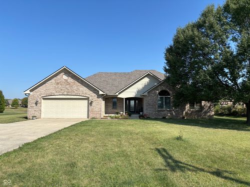 5556 Stinemyer Rd, New Palestine, IN, 46163-8917 | Card Image