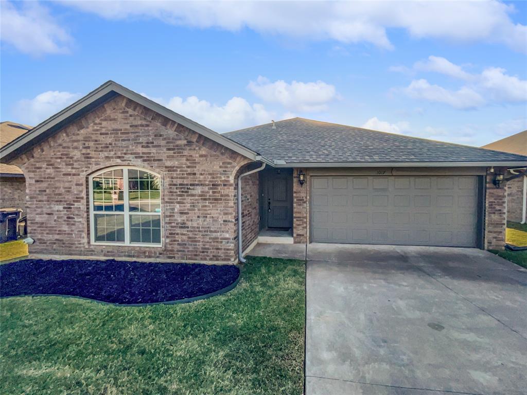 Hickory Creek Dr, Yukon, OK 73099