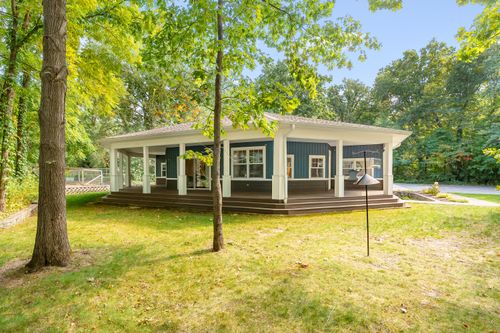 1050 102nd Ave, Plainwell, MI, 49080-1504 | Card Image