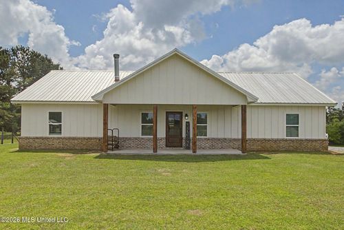 52 Jeslan Trl, Lumberton, MS, 39455-8503 | Card Image