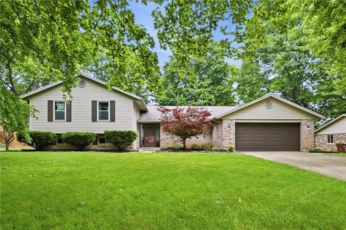 2033 Meadowside Ln, Washingtn Twp, OH, 45458-2817 | Card Image