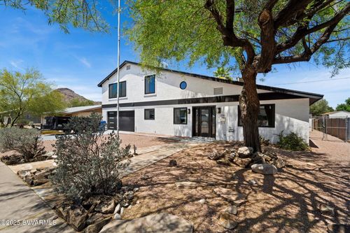 2210 E Everett Dr, Phoenix, AZ, 85022-4110 | Card Image