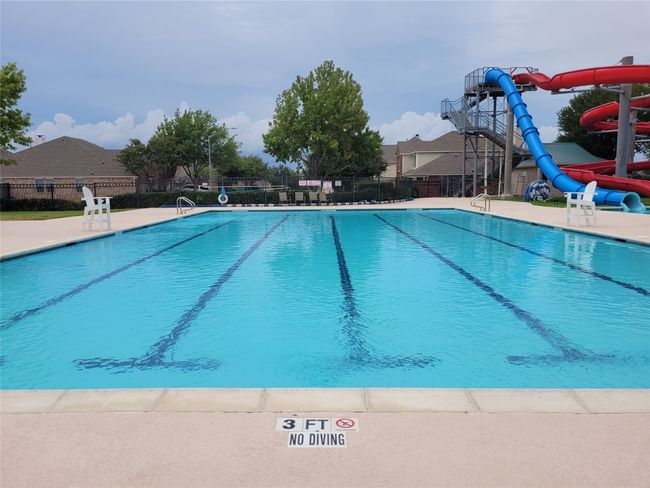 Walking distance to amenity center | Image 26