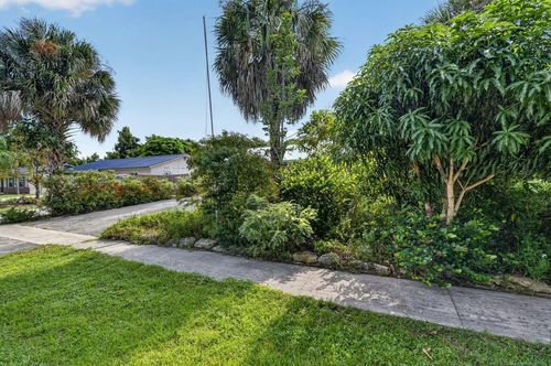 303 S Delaware Blvd, Jupiter, FL, 33458-5615 | Card Image