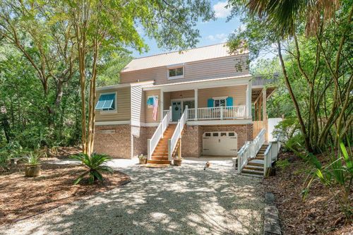 245 Windover Dr, Pawleys Island, SC, 29585-7560 | Card Image