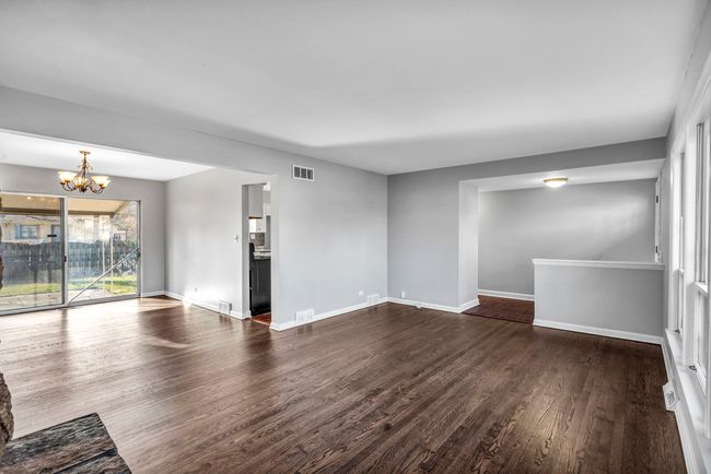 551 E 167 Th St, Home with 3 bedrooms, 2 bathrooms and null parking in South Holland IL | Image 4