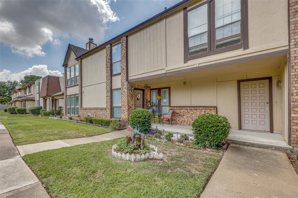 Long Ridge Ln, Arlington, TX 76014