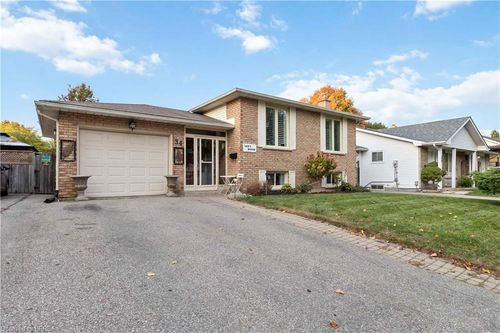 lower-34 Sympatica Cres, Brantford, ON, N3P1G4 | Card Image