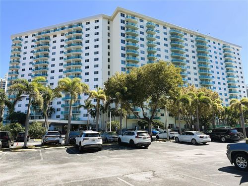ph-10-19370 Collins Ave, Sunny Isles Beach, FL, 33160-2449 | Card Image