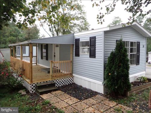 20 Maplewood Dr, COATESVILLE, PA, 19320-1517 | Card Image