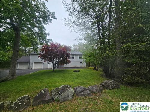 9733 Cardinal Ln, Tobyhanna, PA, 18466-3873 | Card Image