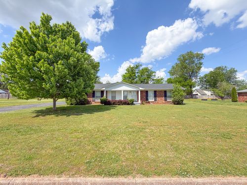 704 1st St, Lawrenceburg, TN, 38464-2902 | Card Image