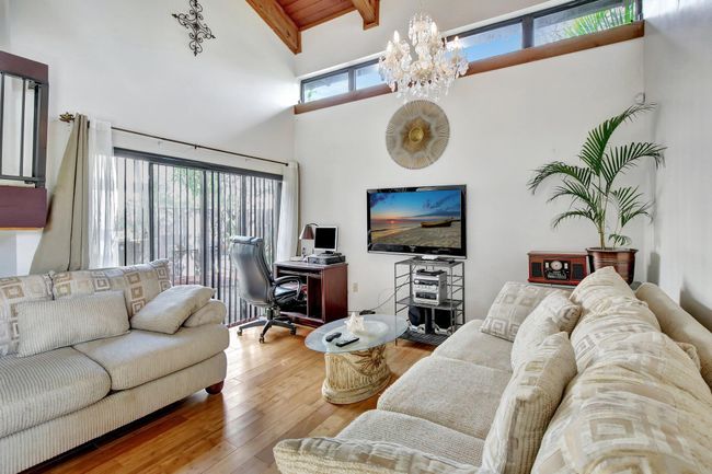 1851 Bayberry Dr, Condo with 3 bedrooms, 2 bathrooms and null parking in Pembroke Pines FL | Image 8