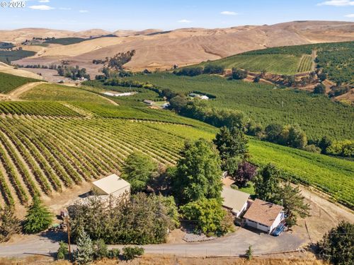 2018 Steele Rd, The Dalles, OR, 97058-9684 | Card Image
