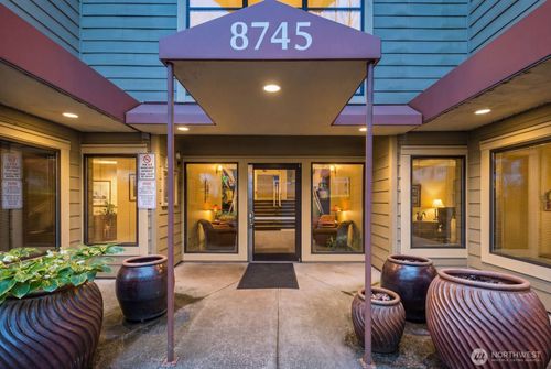 apt-207-8745 Greenwood Ave N, Seattle, WA, 98103-3650 | Card Image