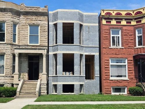 530 44th Pl, CHICAGO, IL, 60653-3420 | Card Image