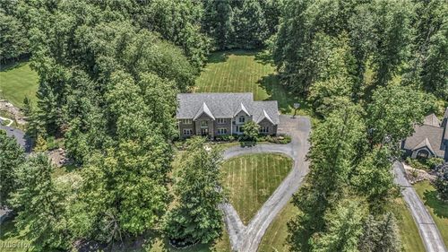 103 Champion Ln, Chagrin Falls, OH, 44022-4200 | Card Image