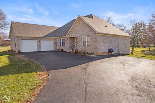 2395 W Robin Rd, Scottsburg, IN, 47170-6859 | Card Image