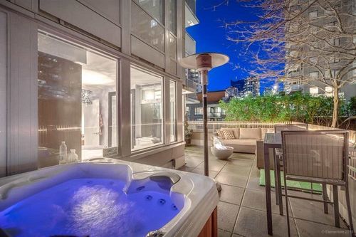 1055 Richards St, Vancouver, BC, V6B0C2 | Card Image