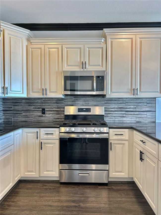 Kitchen | Image 10