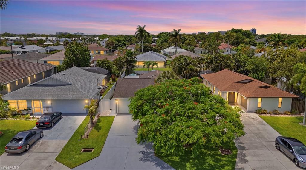 Residential in NAPLES 3