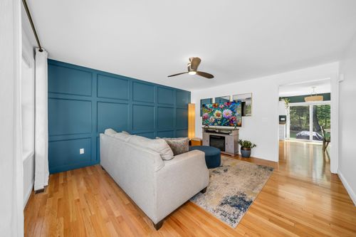 1 Kinsley Dr, Newton, NH, 03858-3424 | Card Image