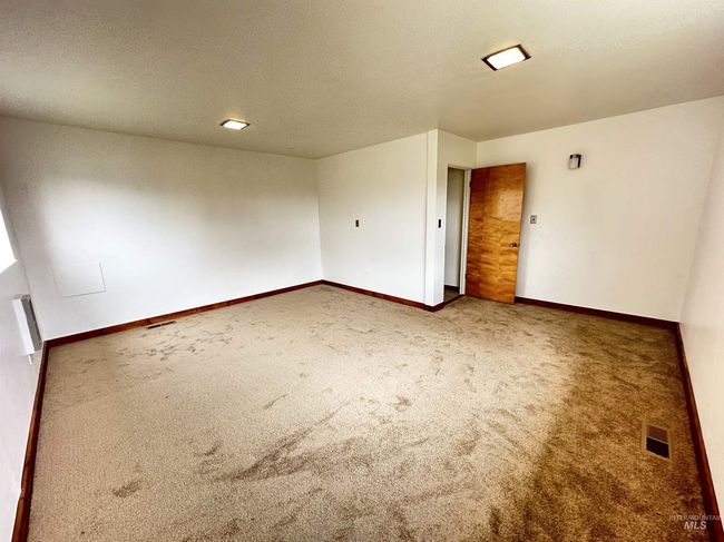 732 W Walnut St, Home with 7 bedrooms, 4 bathrooms and 6 parking in Genesee ID | Image 14