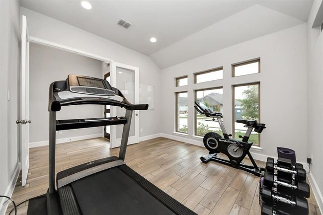 12310 Grassy Bend Dr, House other with 3 bedrooms, 2 bathrooms and 2 parking in Mont Belvieu TX | Image 23
