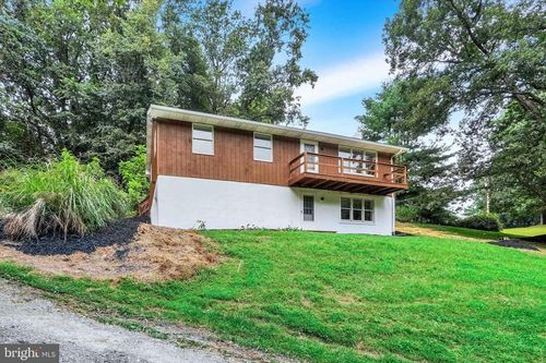 4865 Fake Rd, YORK, PA, 17406-6127 | Card Image