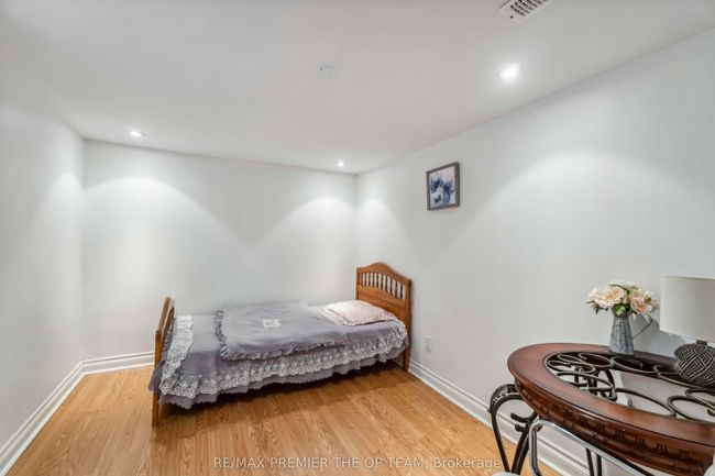 273 E 13 Th St, House other with 5 bedrooms, 3 bathrooms and 5 parking in Hamilton ON | Image 31