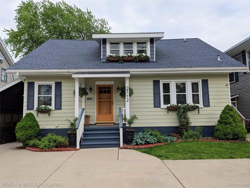 2712 Military St, Port Huron, MI, 48060-6605 | Card Image