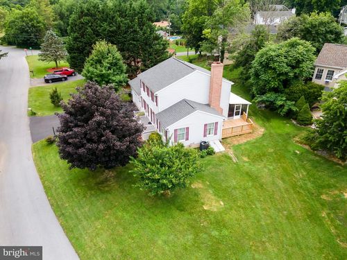 805 Mulberry Dr, MARTINSBURG, WV, 25401-9228 | Card Image