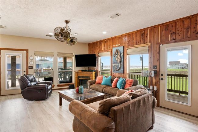 Ranch living at the Beach | Image 14
