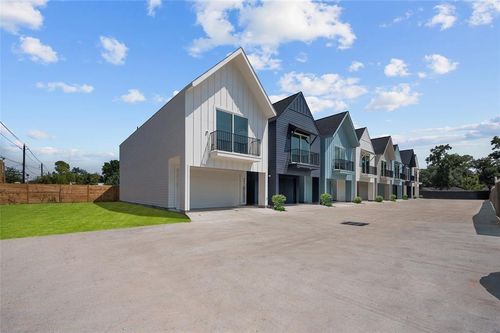 4602 Crown Grove Ln, Houston, TX, 77018-4241 | Card Image