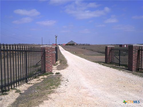 2450 W Amity Rd, Salado, TX, 76571-9305 | Card Image